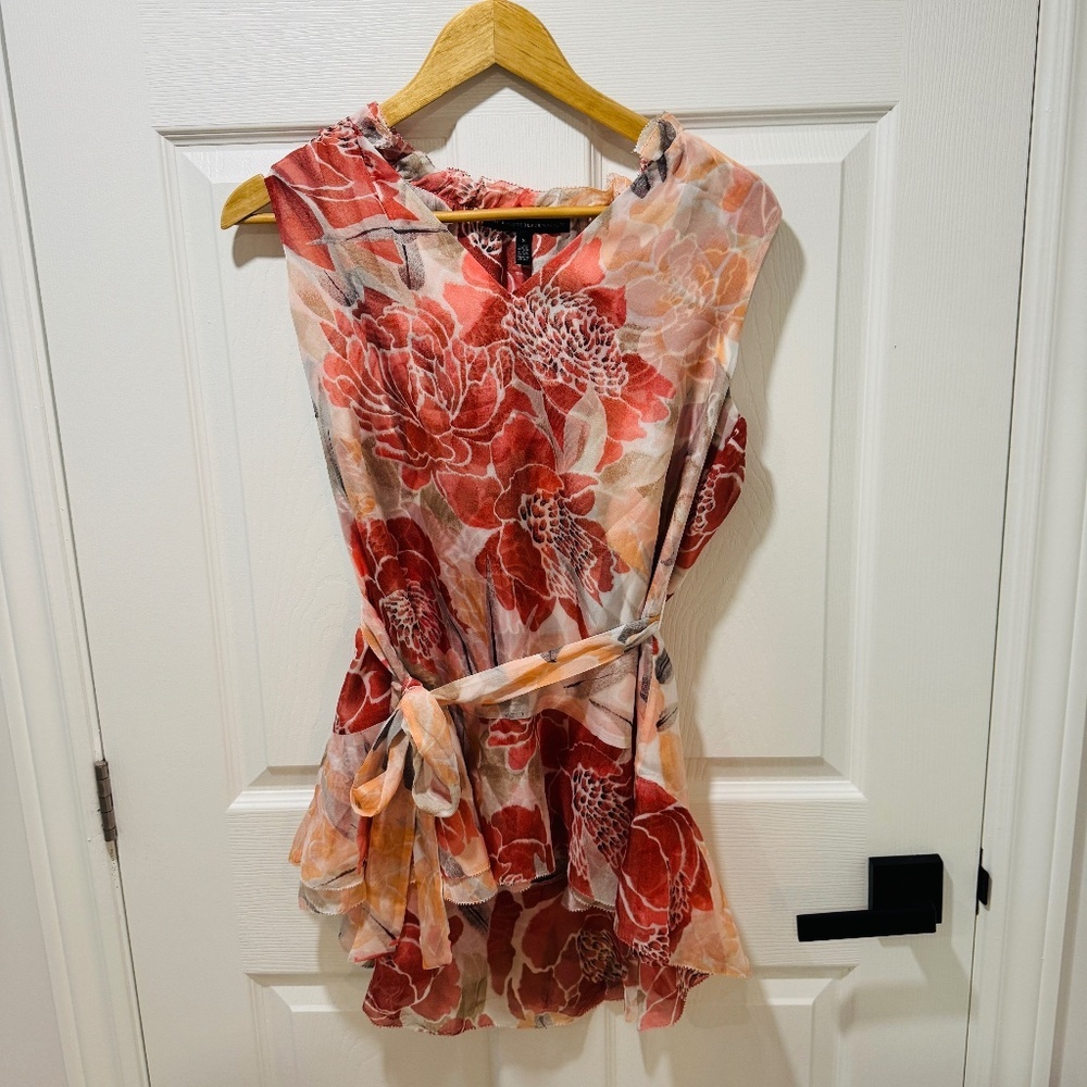 White House Black Market - Sleeveless Top, Tie-Waist, Size S, Flowy Material - Picture 2 of 4